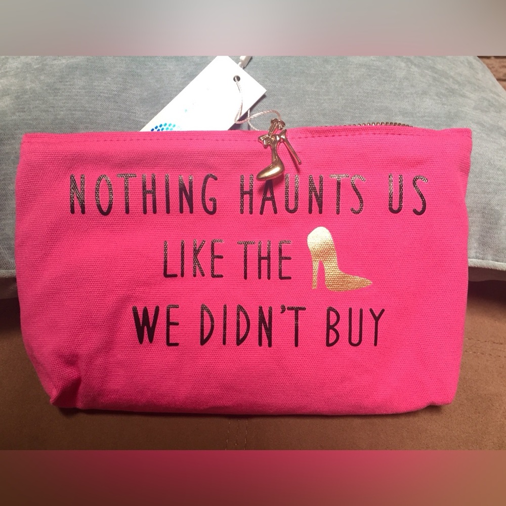 NWT Adorable Makeup/Cosmetics Statement Bag Pink